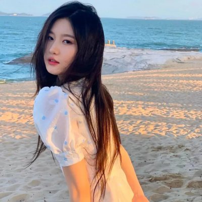 男孩超级白